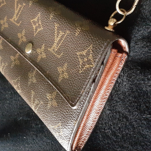 Authentic Louis Vuitton Monogram Sarah Wallet/Crossbody - Picture 11 of 12